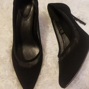 Suede with mesh detail high heeled pumps